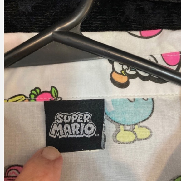 Mario Nintendo men’s shirt size S - Picture 3 of 5